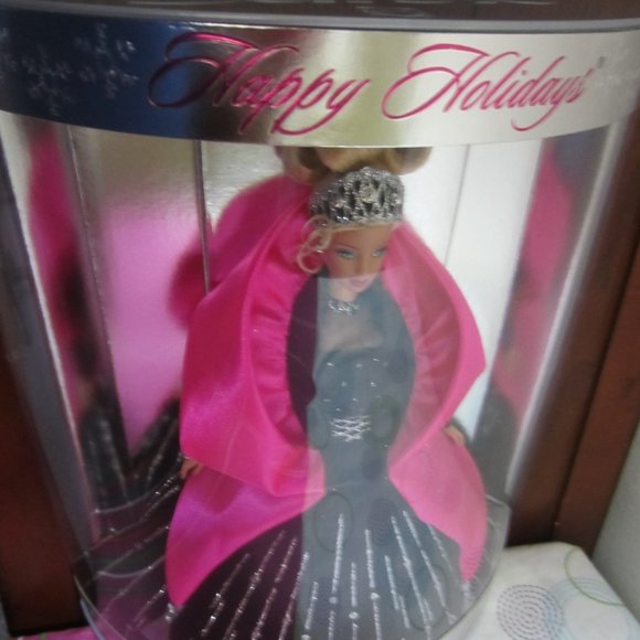 VINTAGE-1998-COLLECTIABLE-MATTELL-HAPPY HOLIDAYS/HALLMARK KEEPSAKE BARBIE DOLL - Picture 8 of 9